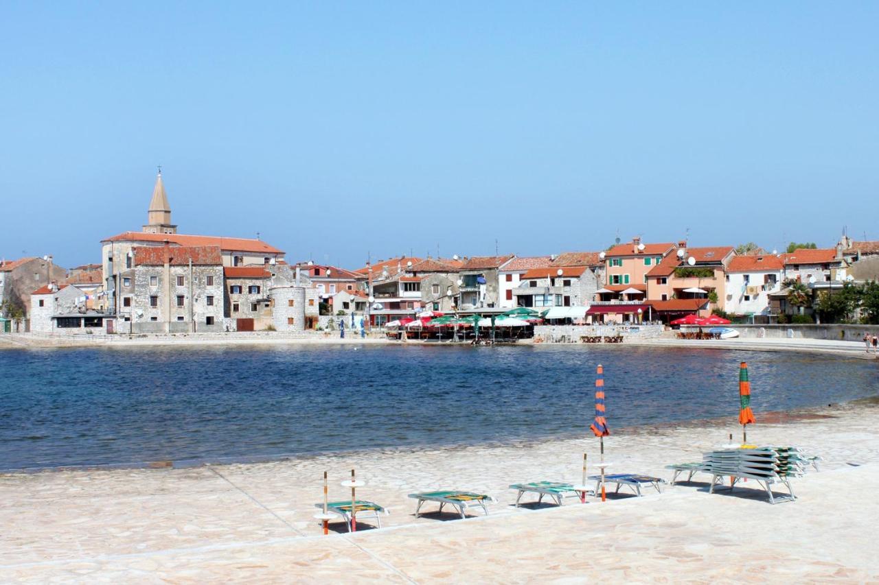 Apartments With A Parking Space Umag - 7066 ภายนอก รูปภาพ