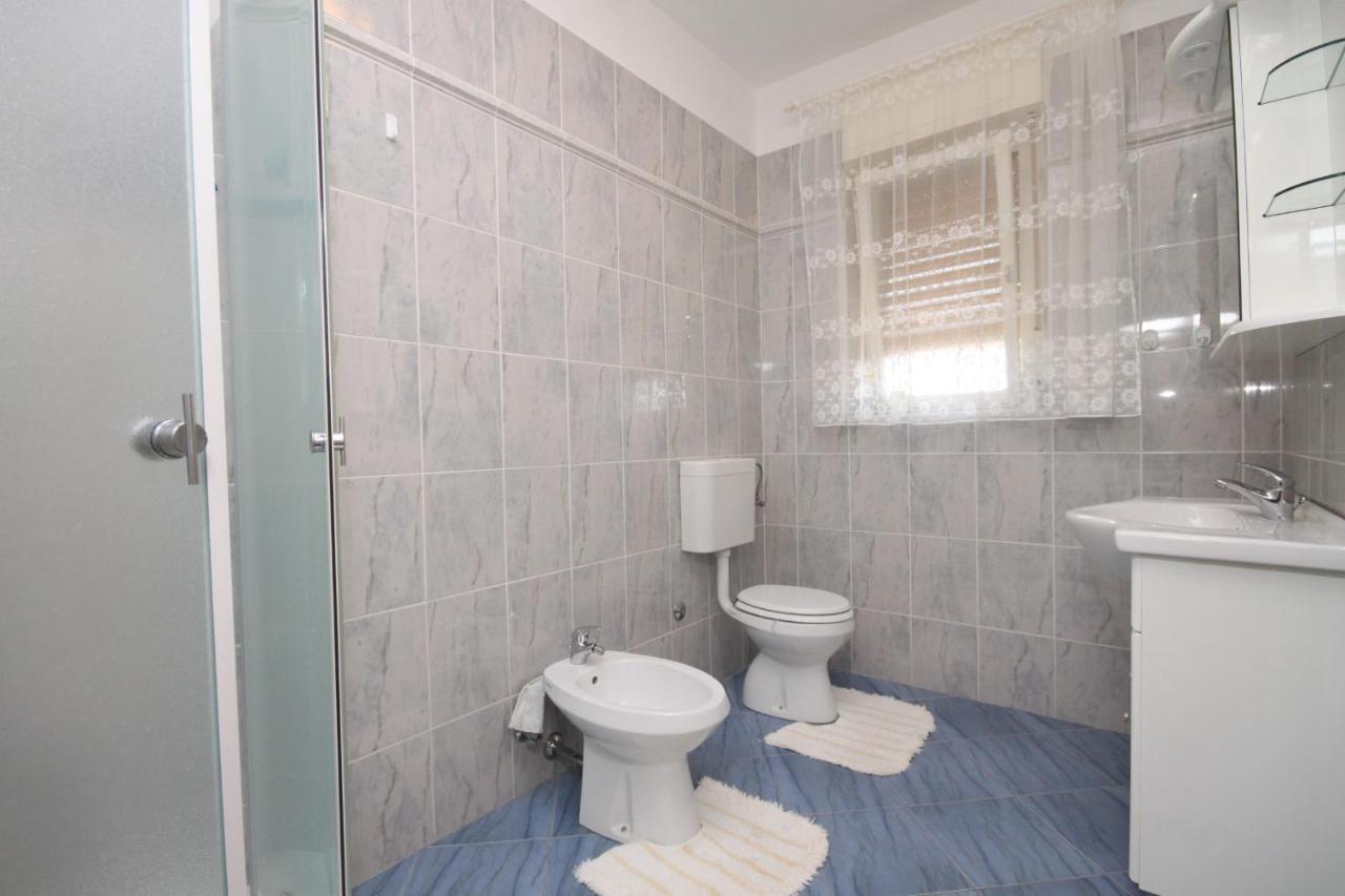 Apartments With A Parking Space Umag - 7066 ภายนอก รูปภาพ